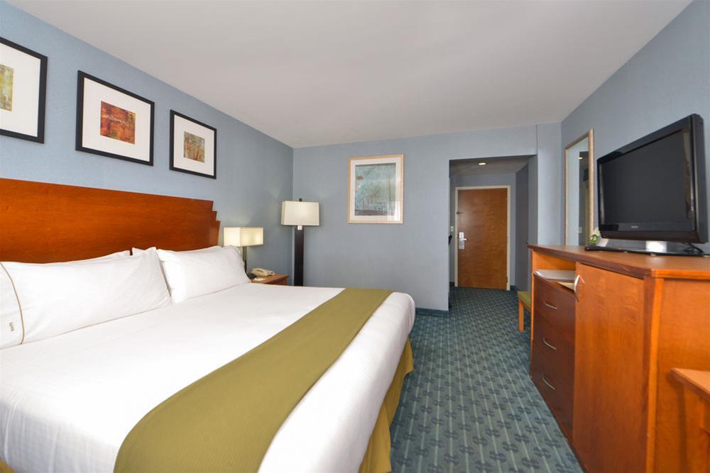 Holiday Inn Express Laguardia Airport, An Ihg Hotel New York Exterior foto