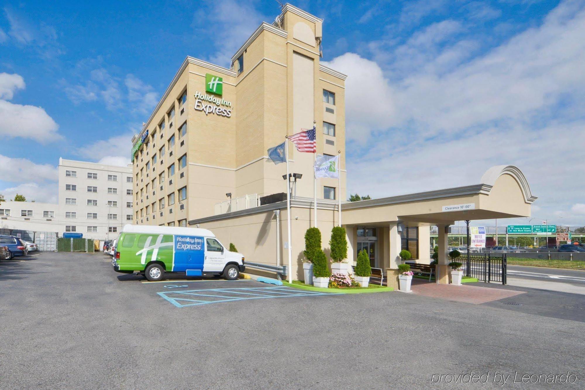 Holiday Inn Express Laguardia Airport, An Ihg Hotel New York Exterior foto