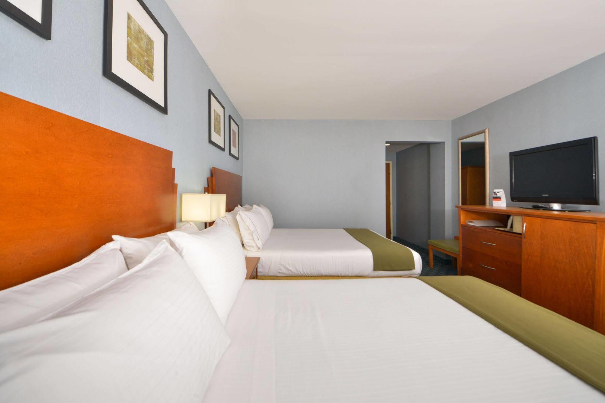 Holiday Inn Express Laguardia Airport, An Ihg Hotel New York Exterior foto